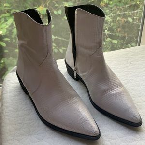 White ankle boots from Free People. Super cute & in like new condition